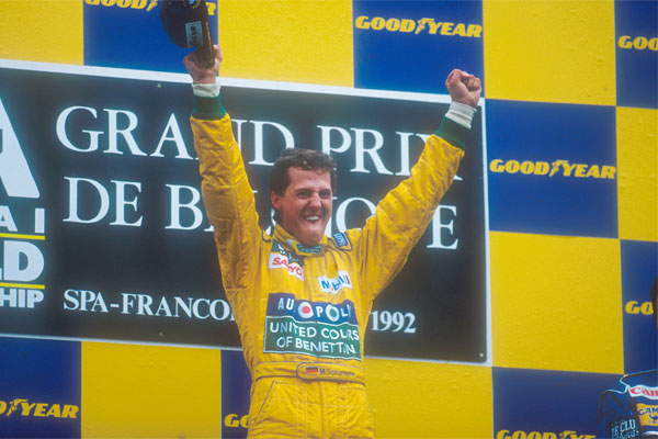 Michael Schumacher auf dem Podium beim Großen Preis von Belgien 1992