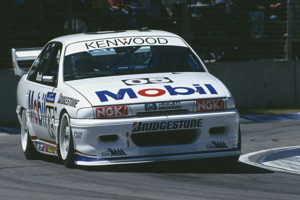 Peter Brock fährt 1997 in Bathurst