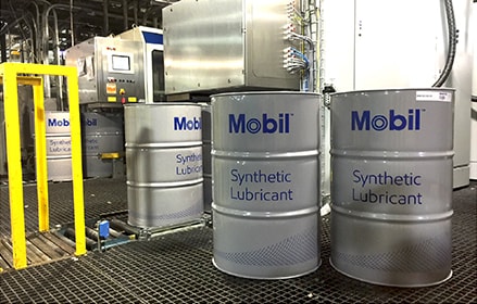 Synthetischer Schmierstoff von Mobil für Industrieanlage