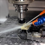 Kühlschmierstoff für Metallbearbeitung mit Fräsmaschine